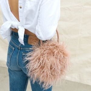 Super cute fur bag 🎀👛